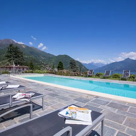 Sleeps 4 Pool Air Con Apartment